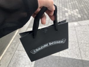 【シルバーの王者】タイニーCHクロスチャームをクロムハーツ心斎橋で買った！