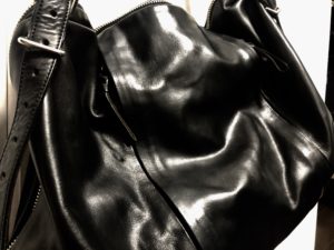 【経年変化】cornelian taurusのバッグをオイルアップしてみた【ミニマリスト】