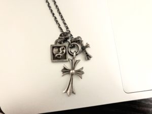 【シルバー界の王者】クロムハーツの黒ずみが凄いチャームを磨いてみた
