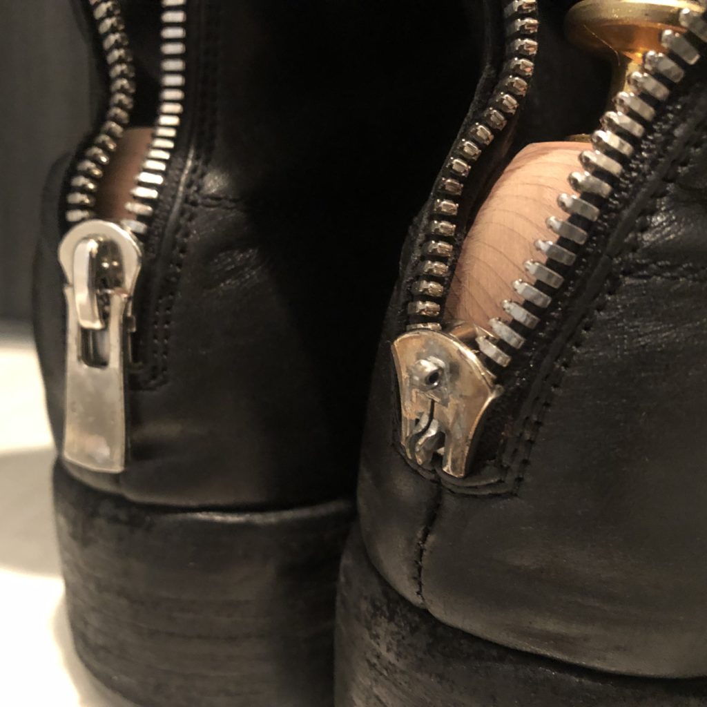 【悲報】GUIDIのバックジップブーツがまた壊れた