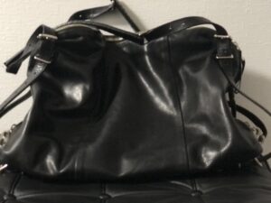 【経年変化】コーネリアンタウラスのバッグを2年使用し続けてみた【評判】