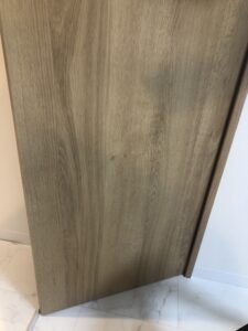 【賃貸DIY】部屋のドアの色を変えてみた