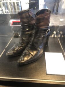 【経年変化】ローランドが5年以上履いたサンローランのブーツがボロボロでも美しい