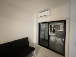 【ミニマリスト】カーテンなし生活を1週間続けてみた【デメリットまみれ】