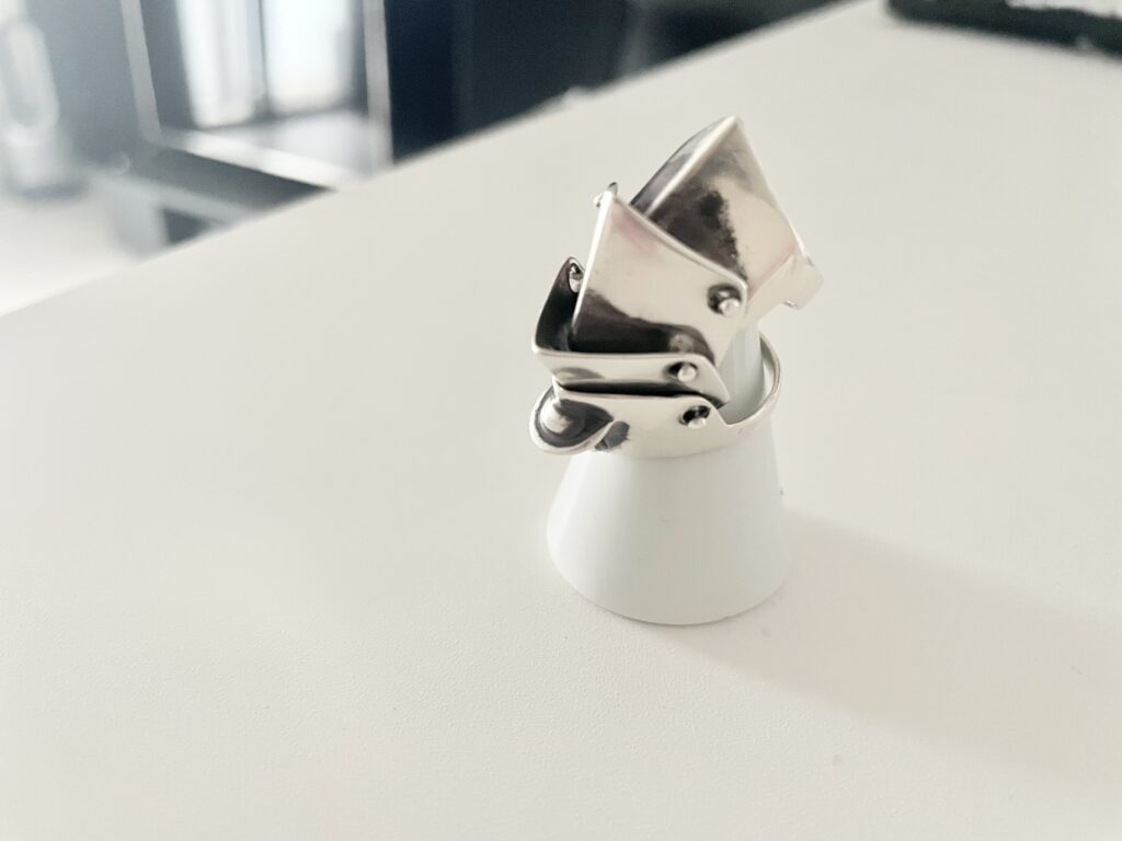 【経年変化】Vivivenne Westwoodのアーマーリングを約7年使用してみた