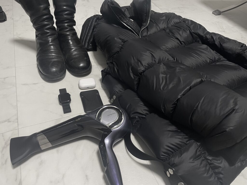 【2023年版】1200記事書いたミニマリストの持ち物最新ver