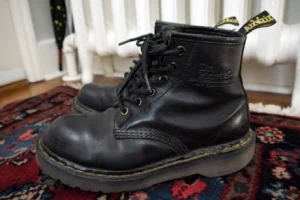 【物を大事にする】同じ靴を10年履くということ【買い替え不要論】