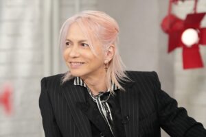 【検証】ももくろ歌合戦でHYDEが着ているパーカーはセリーヌ