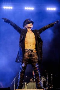 【徹底検証】HYDEがINSIDEで愛用している帽子は？