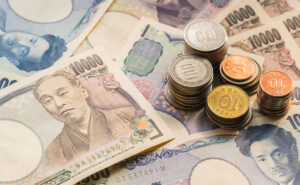 【お金の話】全財産「日本円」で貯金という人は今すぐ危機を覚えよう