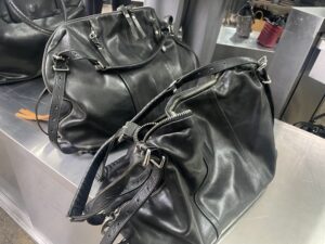 【経年変化】6年使い込んだコーネリアンタウラスのバッグと新品を比較