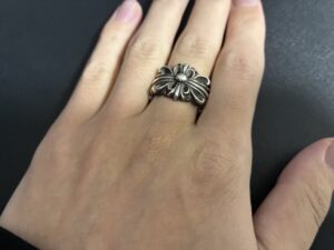 【経年変化】クロムハーツ「ダブルフローラルクロスリング」3年半着用レビュー【写真多め】